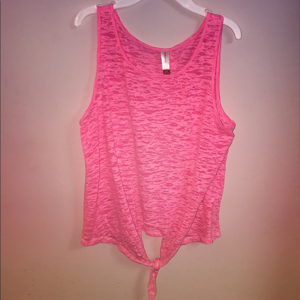 Twist tie front top